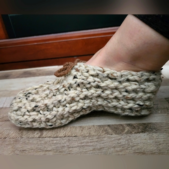 Crochet Slippers Ladies Size 5 - 6 - Picture 2 of 3